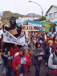 Manifestacin el 20- MAR-03 por el "No a la mina"